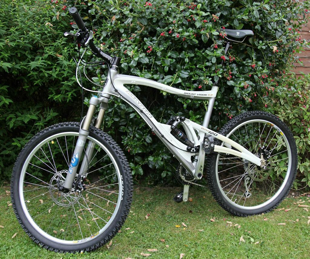 2010 Marin Bikes Mount Vision 5.8 White